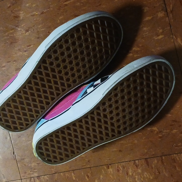 Vans - Picture 5 of 5